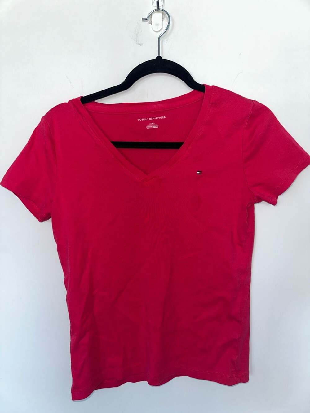 100% Cotton Tommy Hilfiger Women's Red Short Sleeve V-Neck T-Shirt
